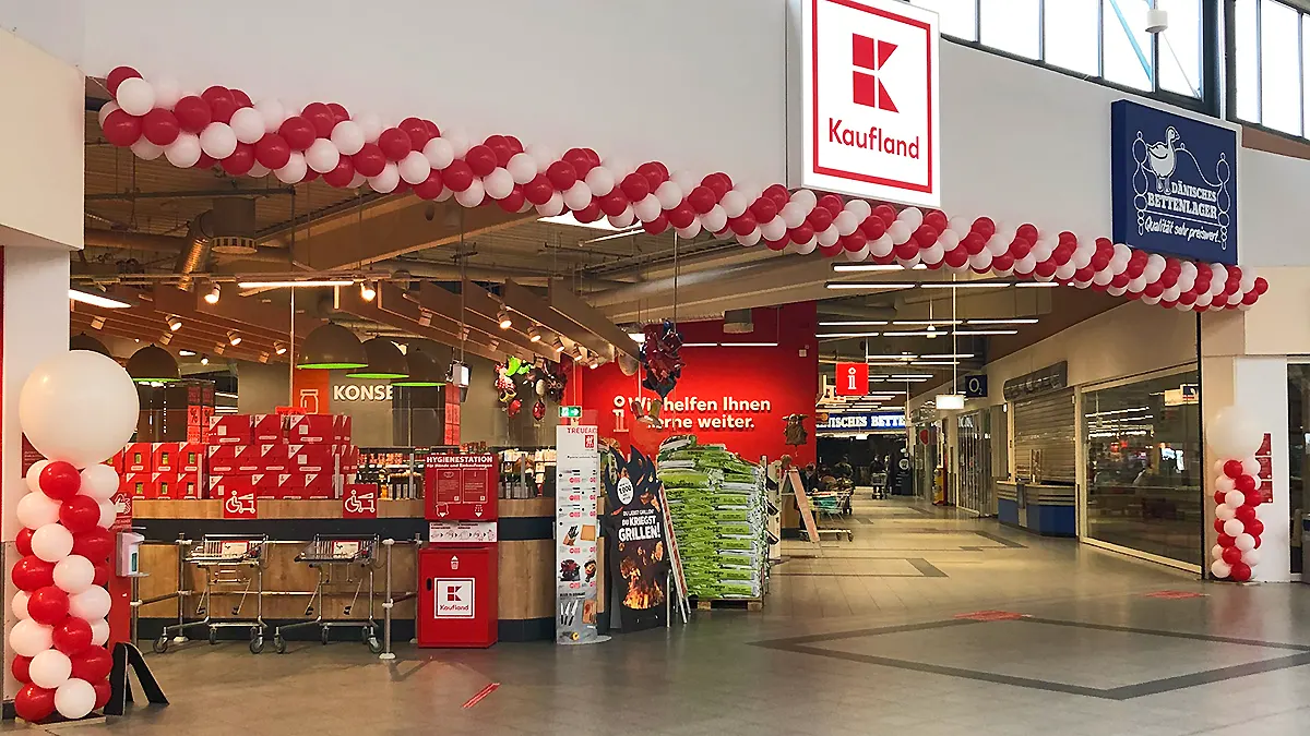 Ballongirlanden am Kaufland